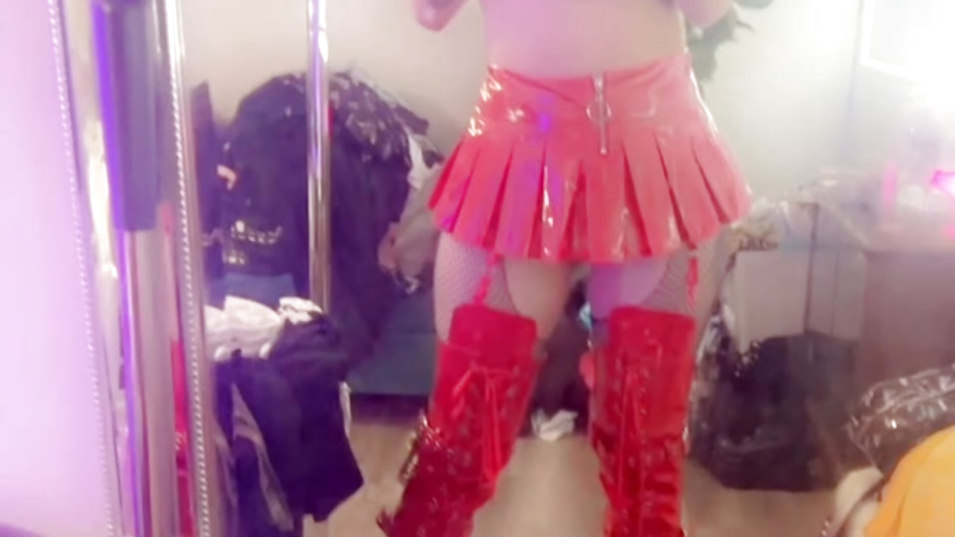 Topless Devil <33 - vídeo de PixieDiamond