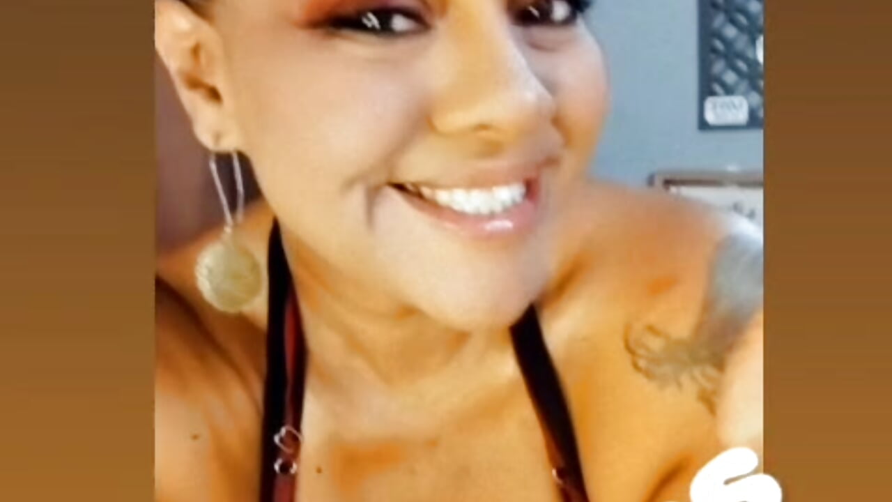 live kisss lovers kissss - video by gaby_sant cam model