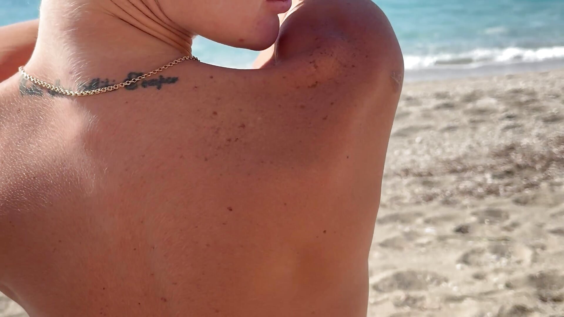 Naked on beach 🏖️ - video của người mẫu cam Lady_Liaa