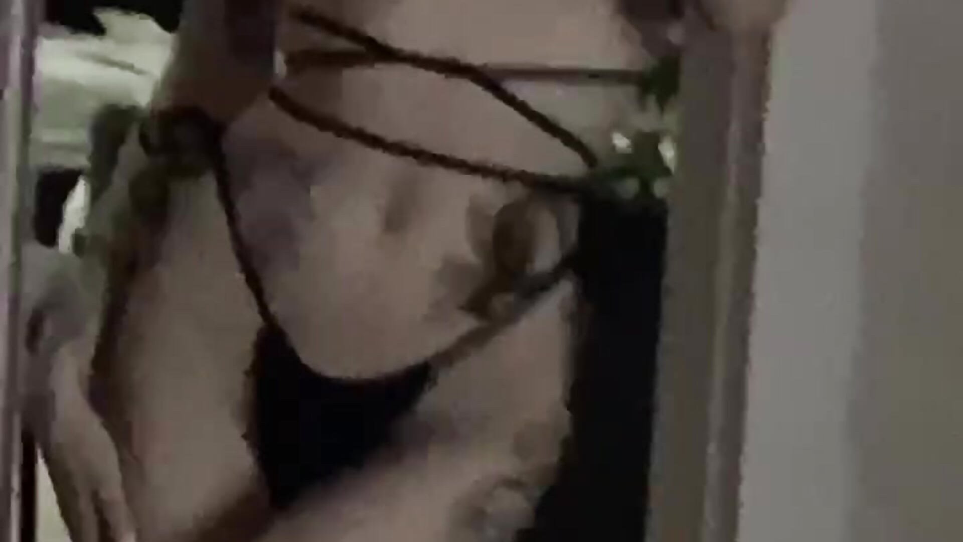 In bikini (Julia) - vídeo de shybabyss