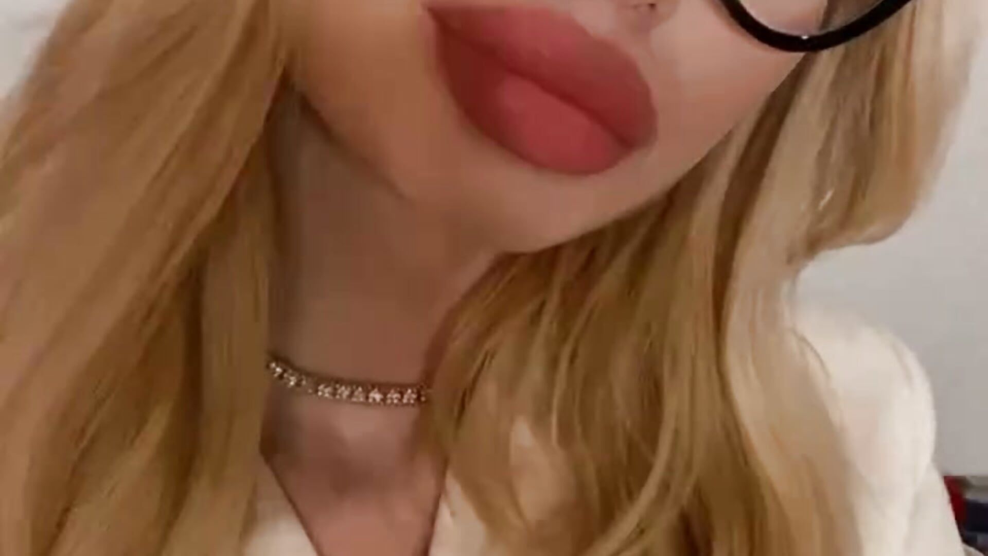 Glasses ? - vídeo de shybabyss