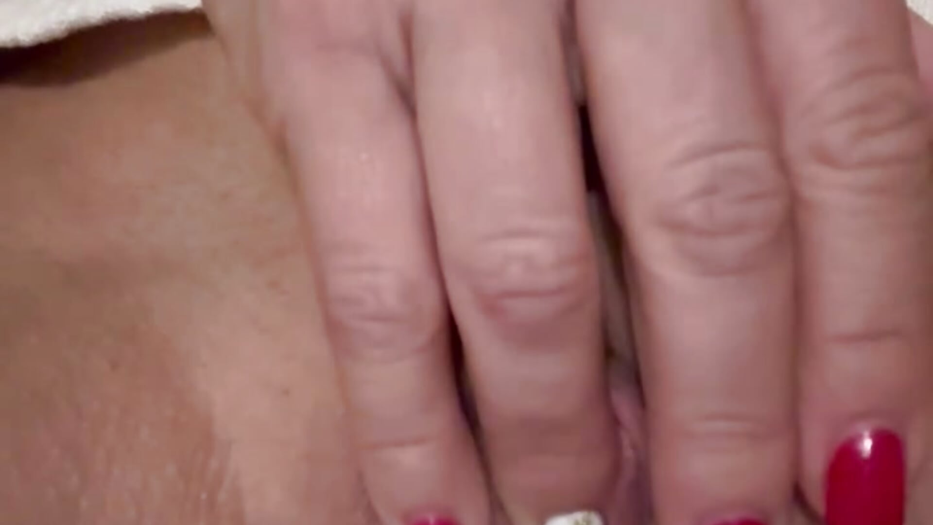 Fingering my wet pussy - video di yourmorningwakeupcall