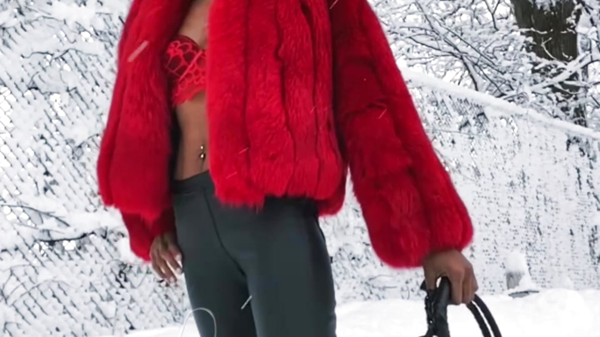 Domme in Minnesota snow! - EmpressSunshine adlı kamera modelinin videosu