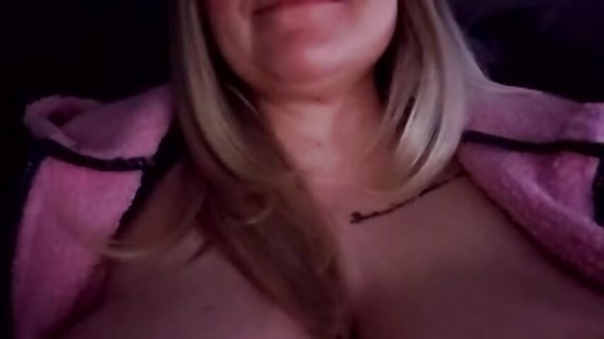 4 Jan /The taxi driver wanted to touch my breasts, and I agreed 😱😮