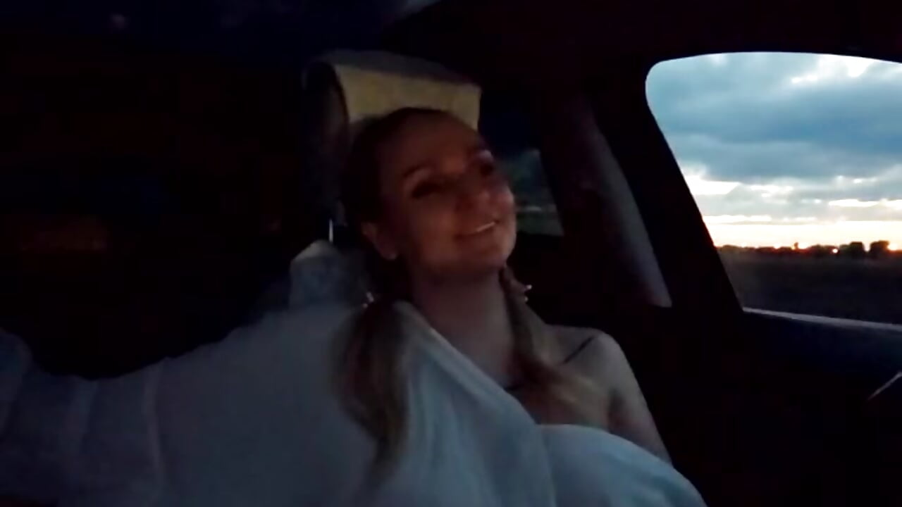 Out here giving my bull a night tour of the city. He’s living his best life 😎 - Bondgirl_013 캠 모델의 동영상