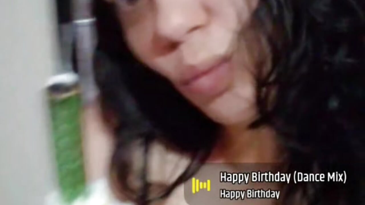 Happy Birthday to me! - video by SweetYolitt cam model