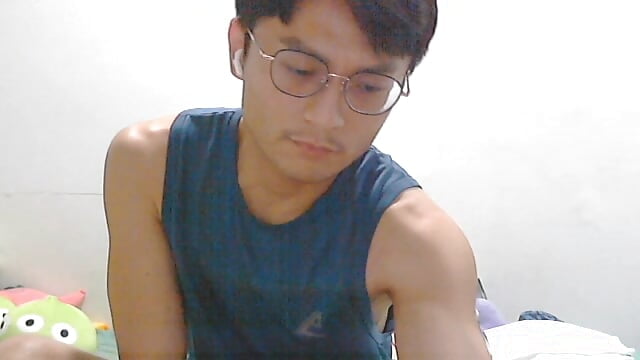 [9 Feb 03:05] Public Show - copy 14 Feb 12:20 – video modela na kameri kejie_kj