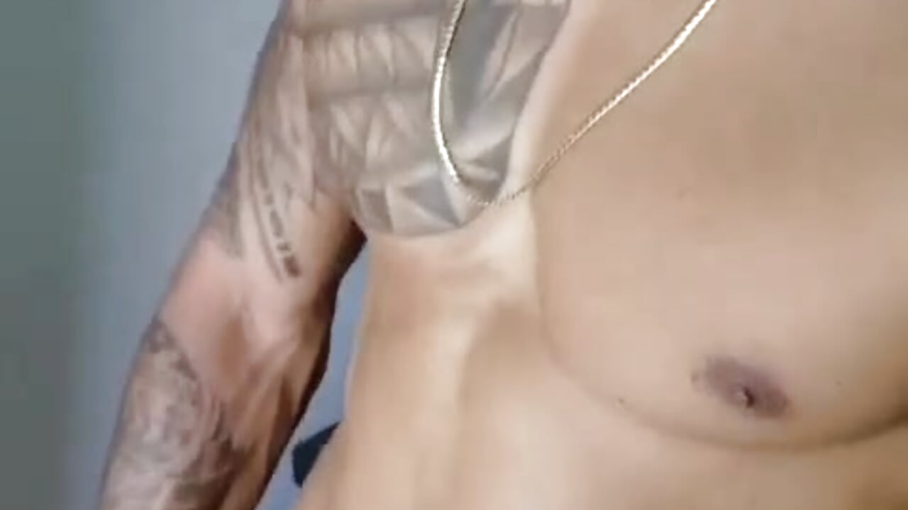 I warm you up by showing you every muscle in my body 💪🔥😈🍆 - video di Sweet_Alessandre modella di cam