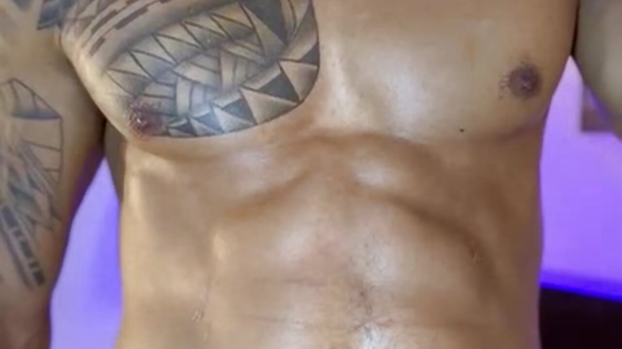 🔥 Every drop runs down my skin… and the temperature rises 😈 - video di Sweet_Alessandre modella di cam