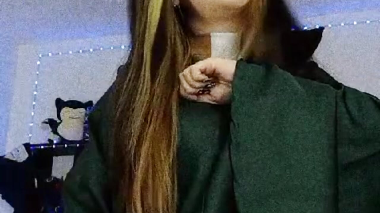 SNK Halloween - video by ann_bronw cam model