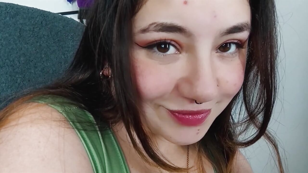 <3 - video by ann_bronw cam model