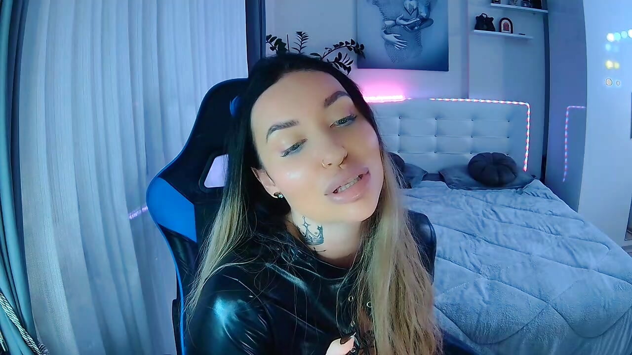 Cum into a shot glass - video di cokeyspeed69 modella di cam
