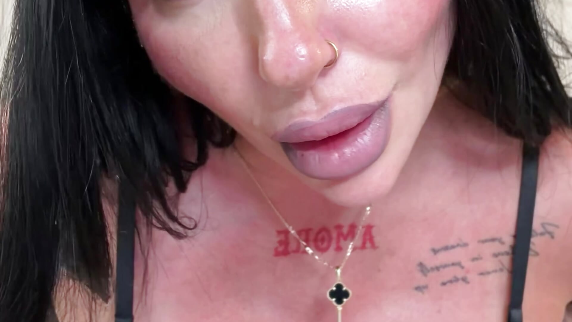 Send Me the Money You Should Spend on Her – video modela na kameri cokeyspeed69