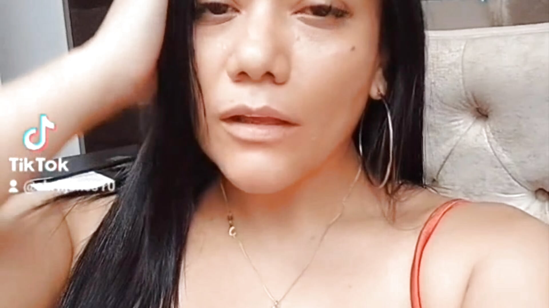 Follow me on Tik Tok - video by Abriljoness cam model