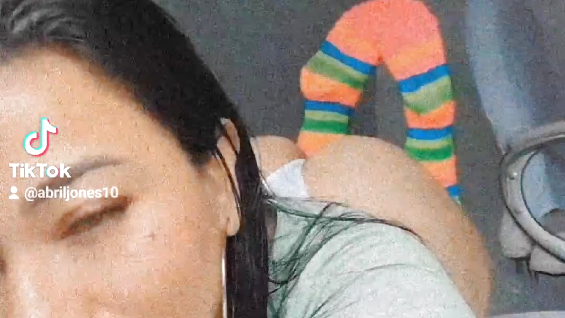 Make my world of colors - video by Abriljoness cam model