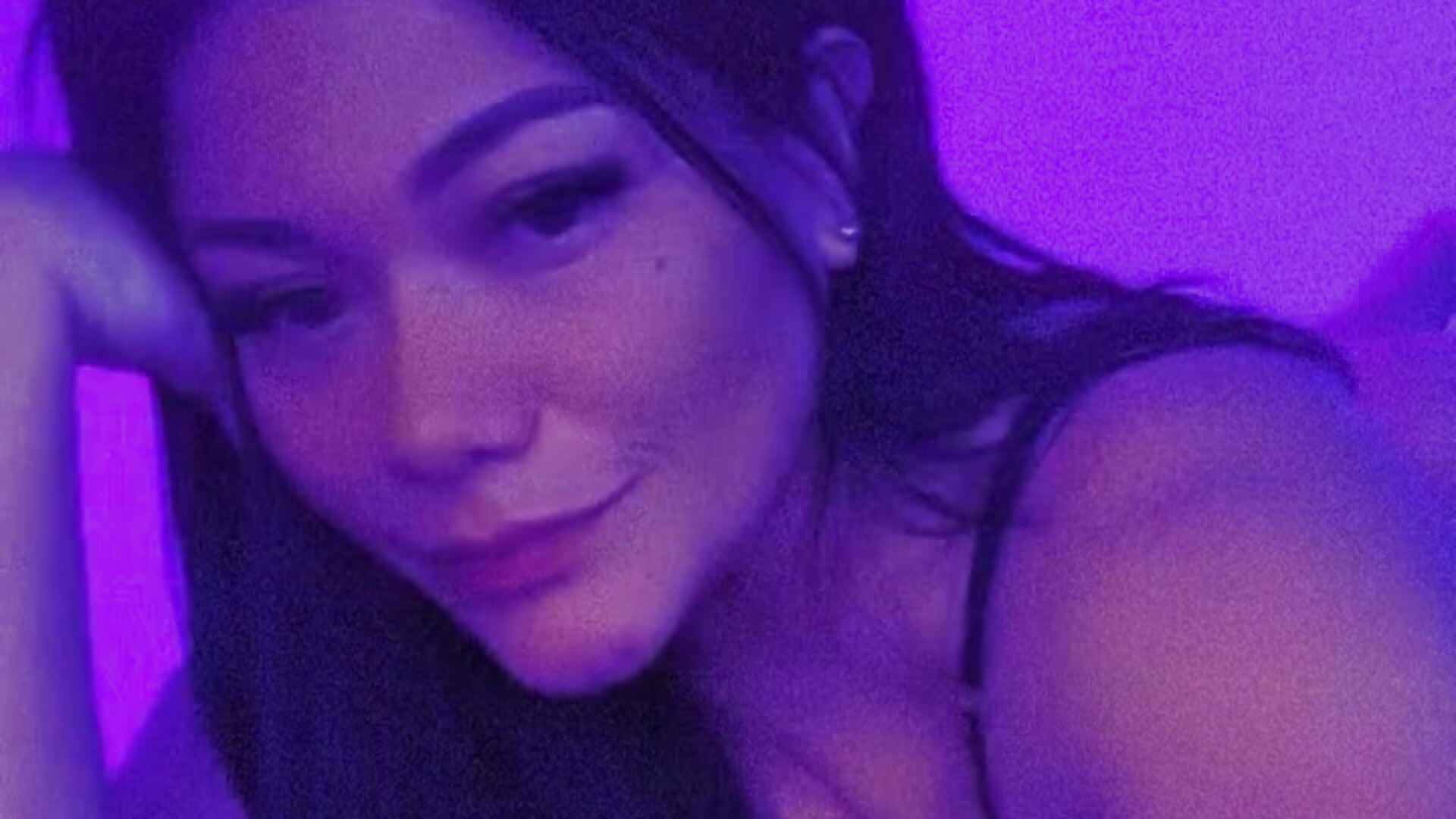 My dears, the platform went down, then I tried to start again and unfortunately they asked me for🎀 - video by Abriljoness cam model