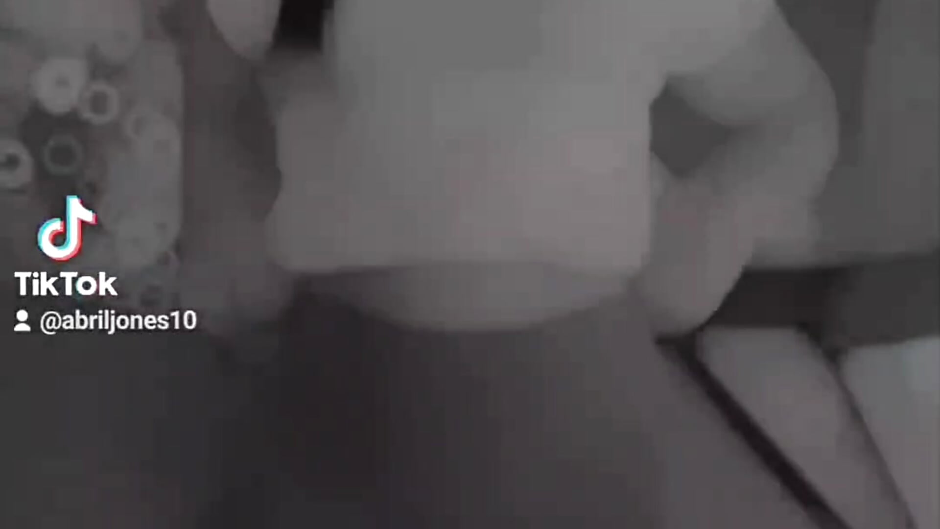 Do you like my camel toe? - video by Abriljoness cam model