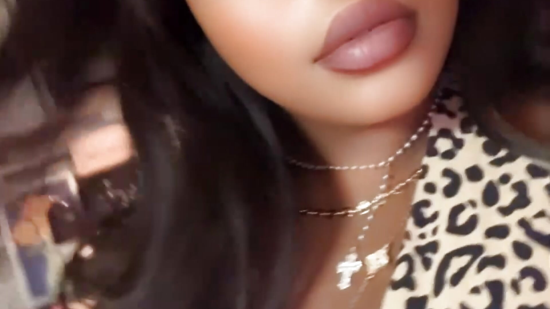 Pretty 💅✨ & unbothered - video của người mẫu cam QUEENCURVELLA
