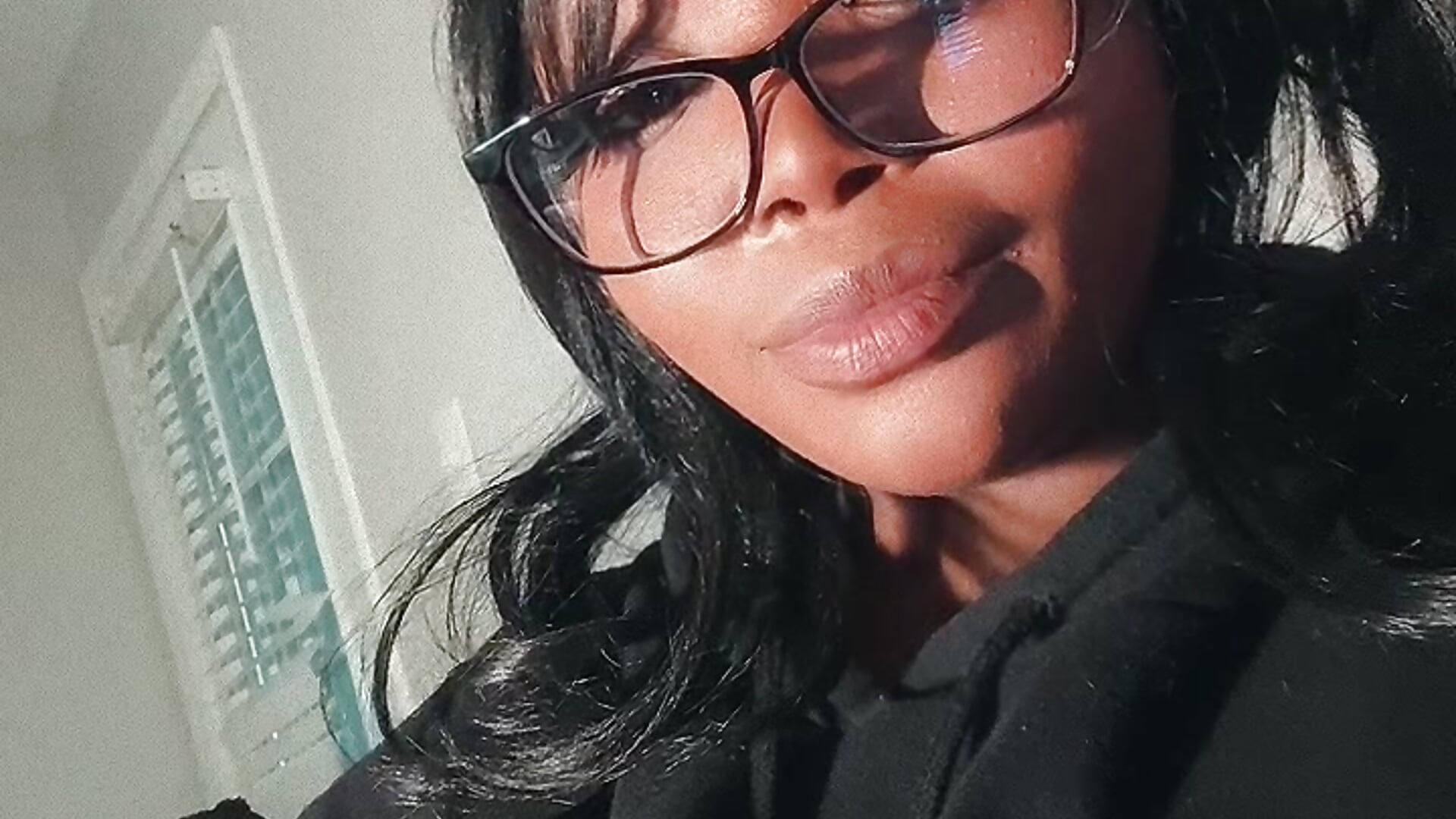 just got comfortable.. 😌✨ – видео вебкам-модели QUEENCURVELLA