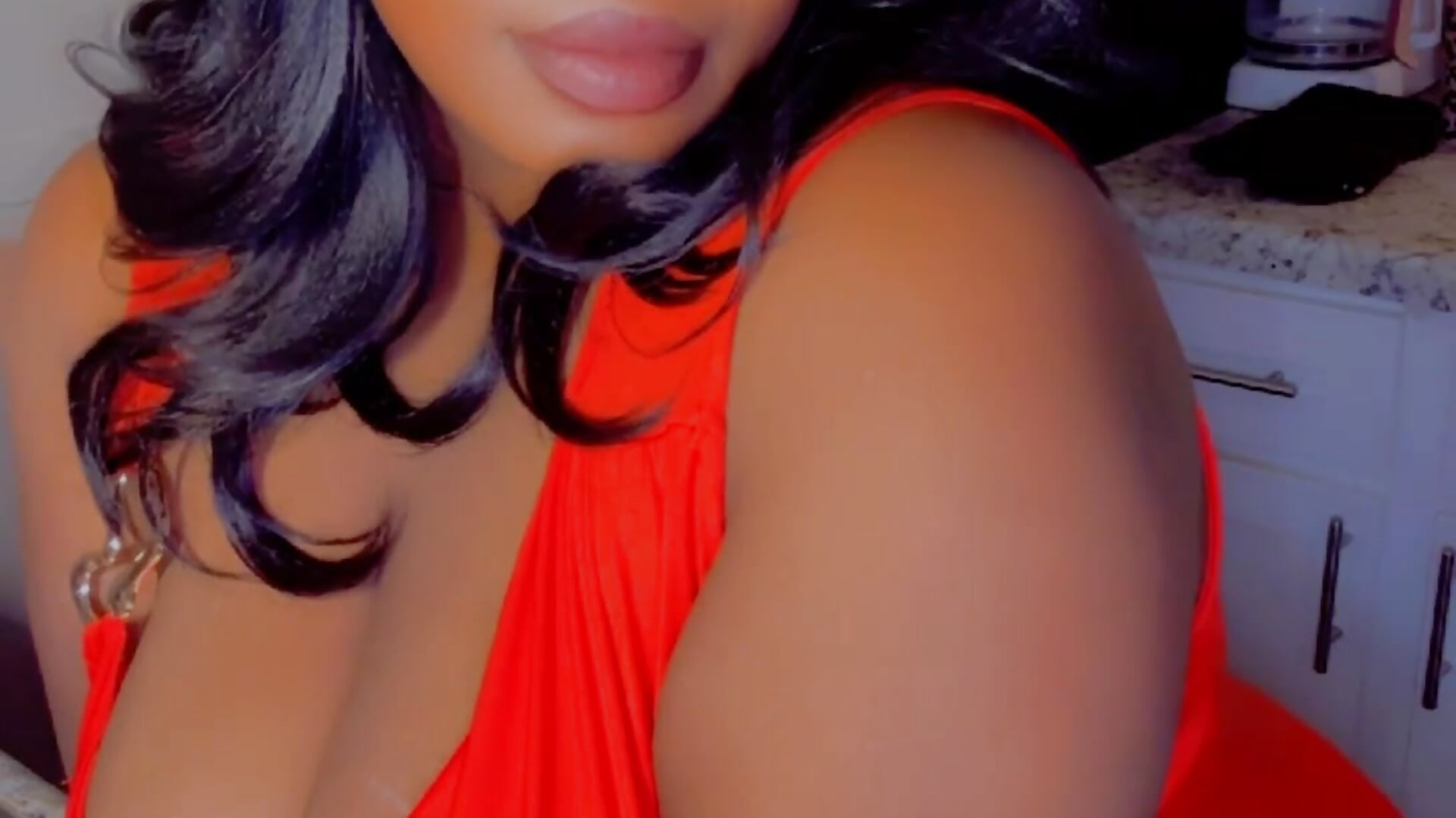 You caught me … 👀 - Vídeo de QUEENCURVELLA, modelo de vídeos