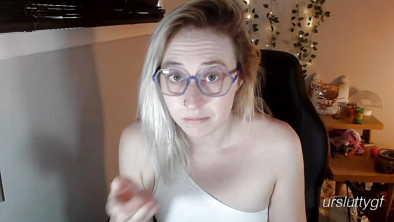 Sneezing Experiment - video by ursluttygf cam model