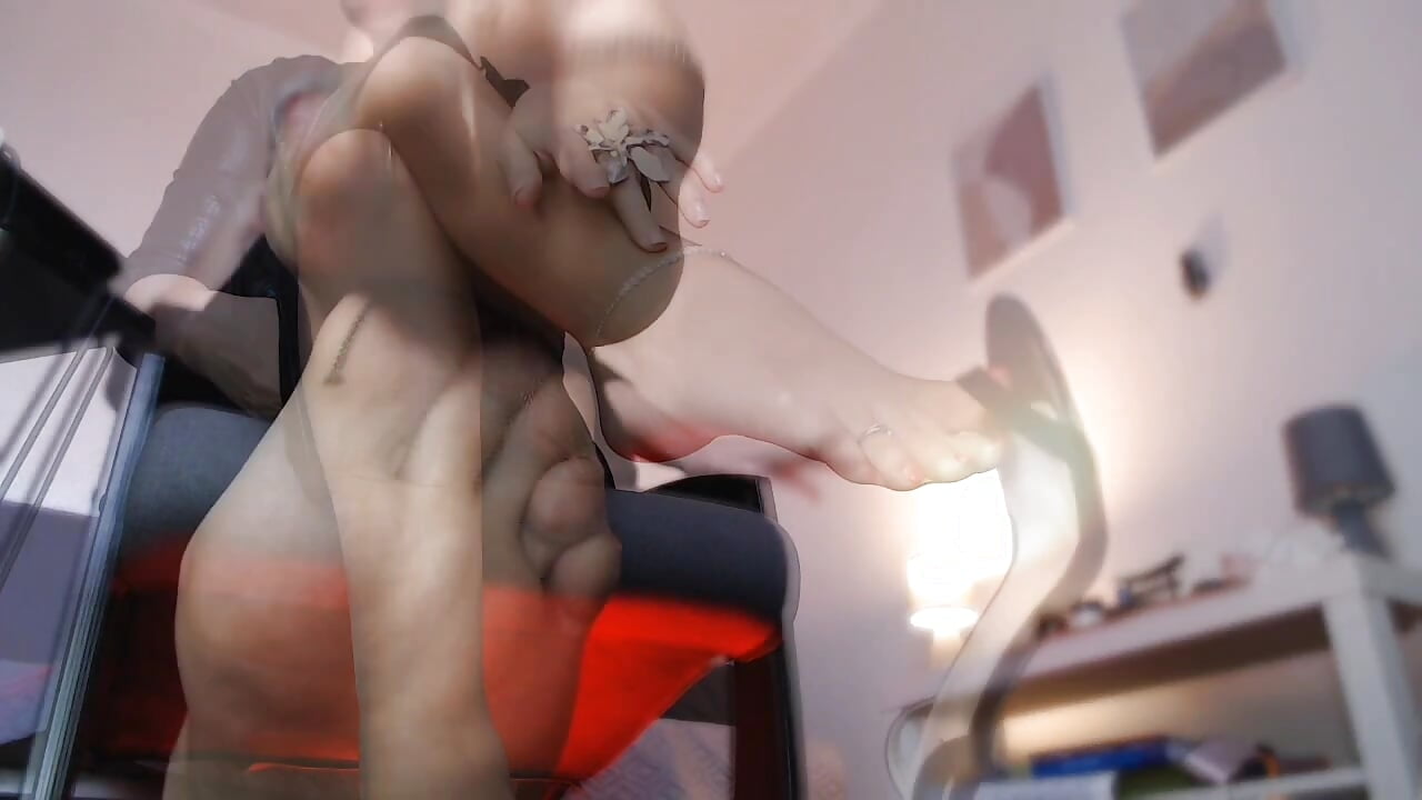 Nylon soles POV teasing－カメラキャストのMadameKatrinaの動画