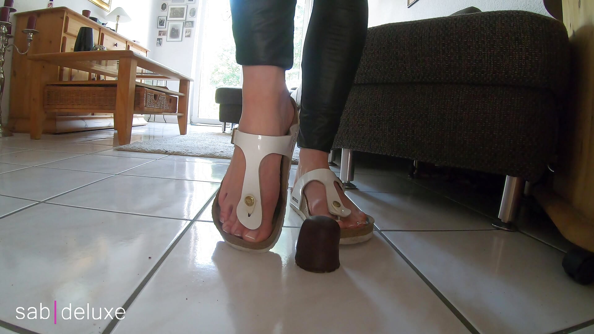 56. crush with birkenstock - video van Sabdeluxe cam-model