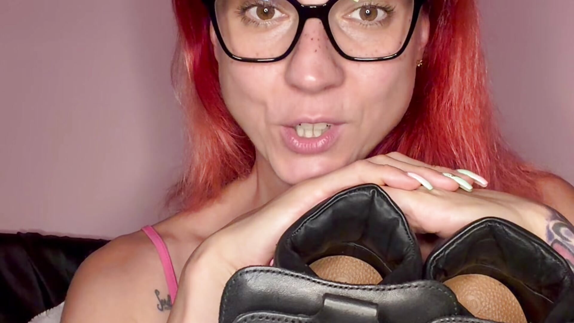 UNBOXING NUOVO REGALO! GRAZIE A UNO DI VOI CHE HA RESO LA SETTIMANA MIGLIORE - clip cu Nikky_Divine model videochat