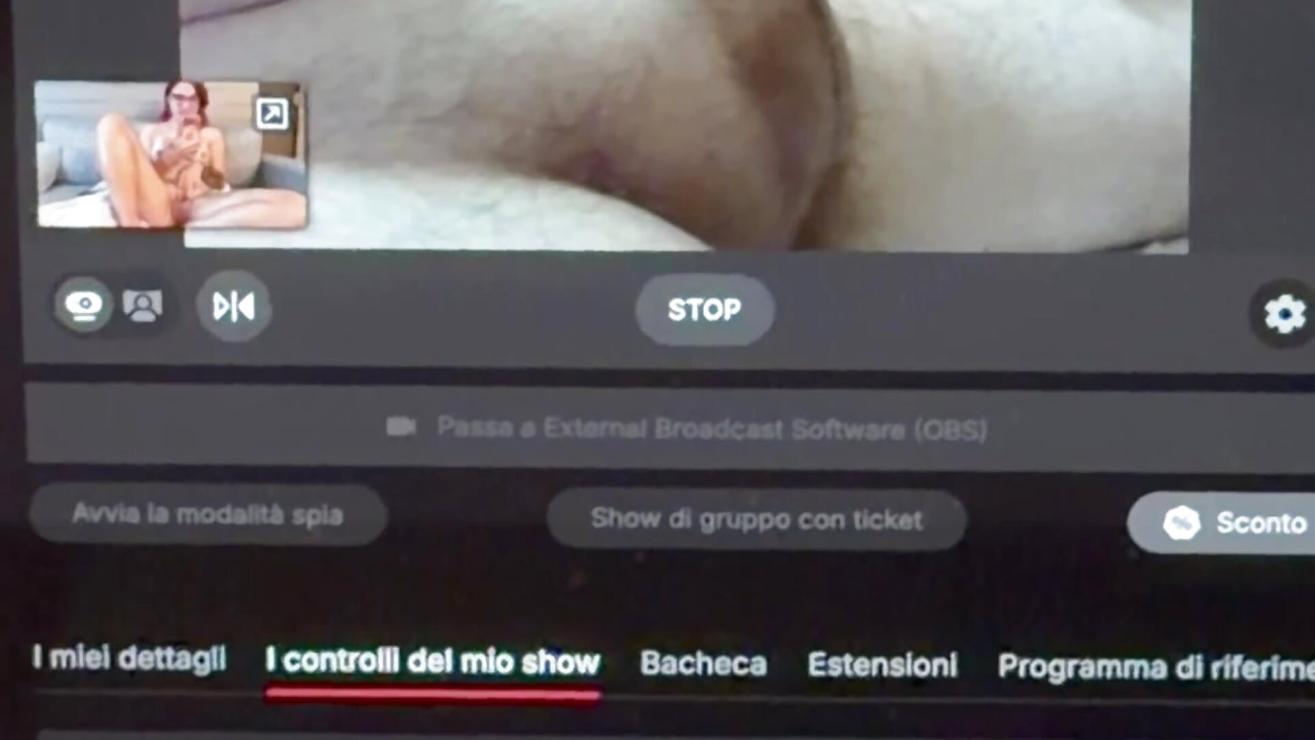 Tratto da una cam: come sempre basta solo parlargli e lui senza toccarsi sborra
