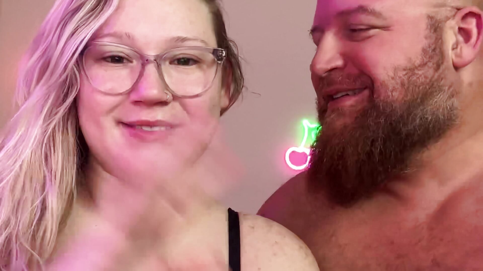 he's so silly lol - video van PiggyRose cam-model