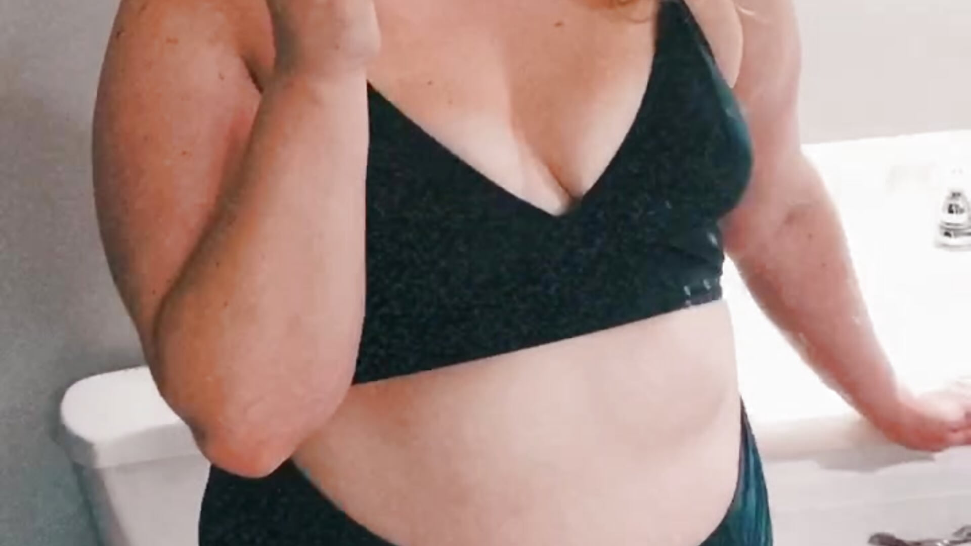 Bikini Body ;) - video by PiggyRose cam model