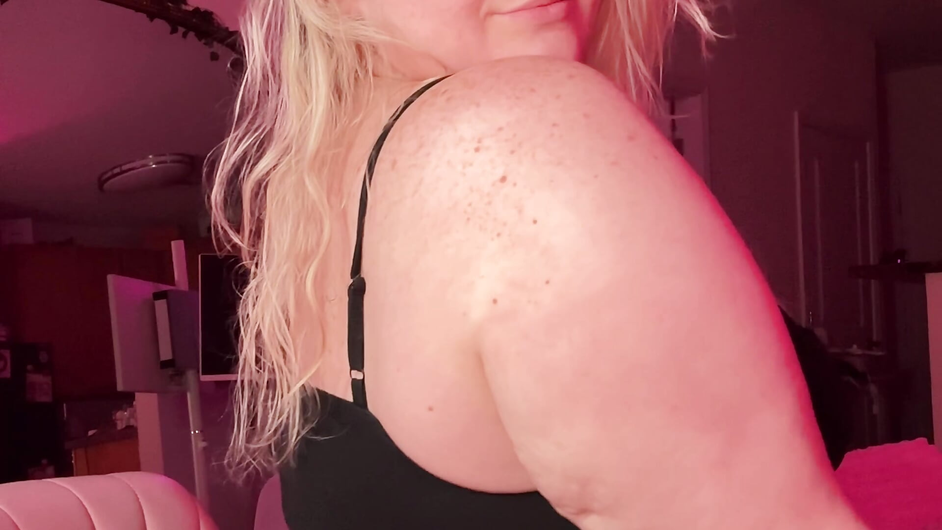 your internet girl 👸🏼🎀💻✨ - video oleh PiggyRose kamera model