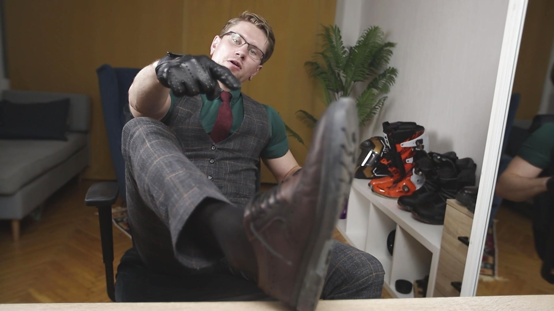 1 - video oleh model kamera kevin-park