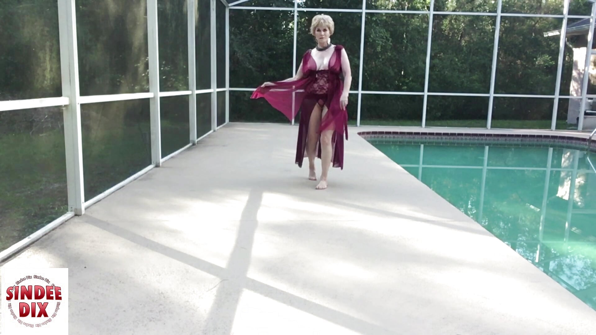 wetdreams poolside - فيديو من SindeeDix موديل الكام