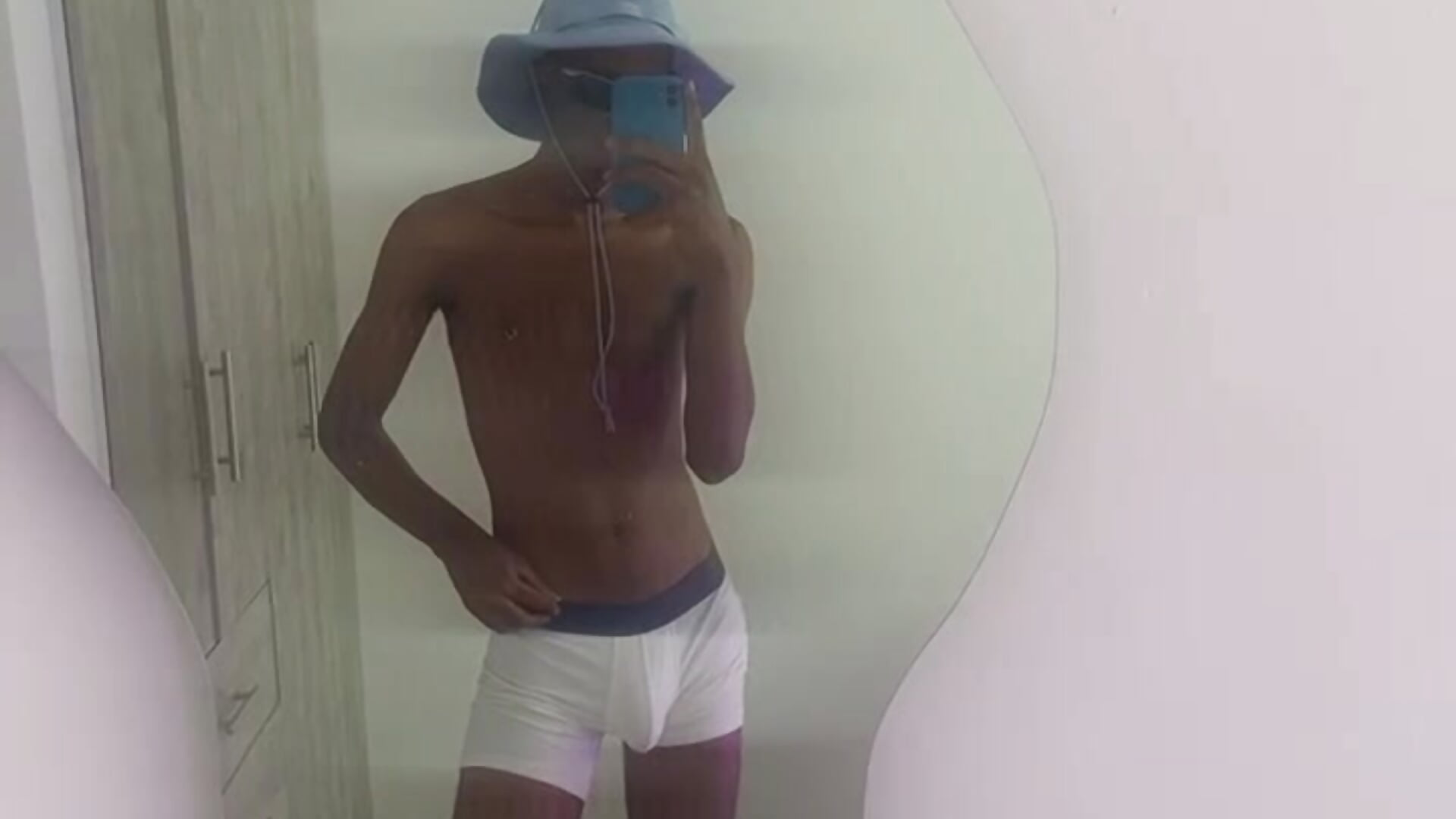 White - video by Harry_Jasoon cam model