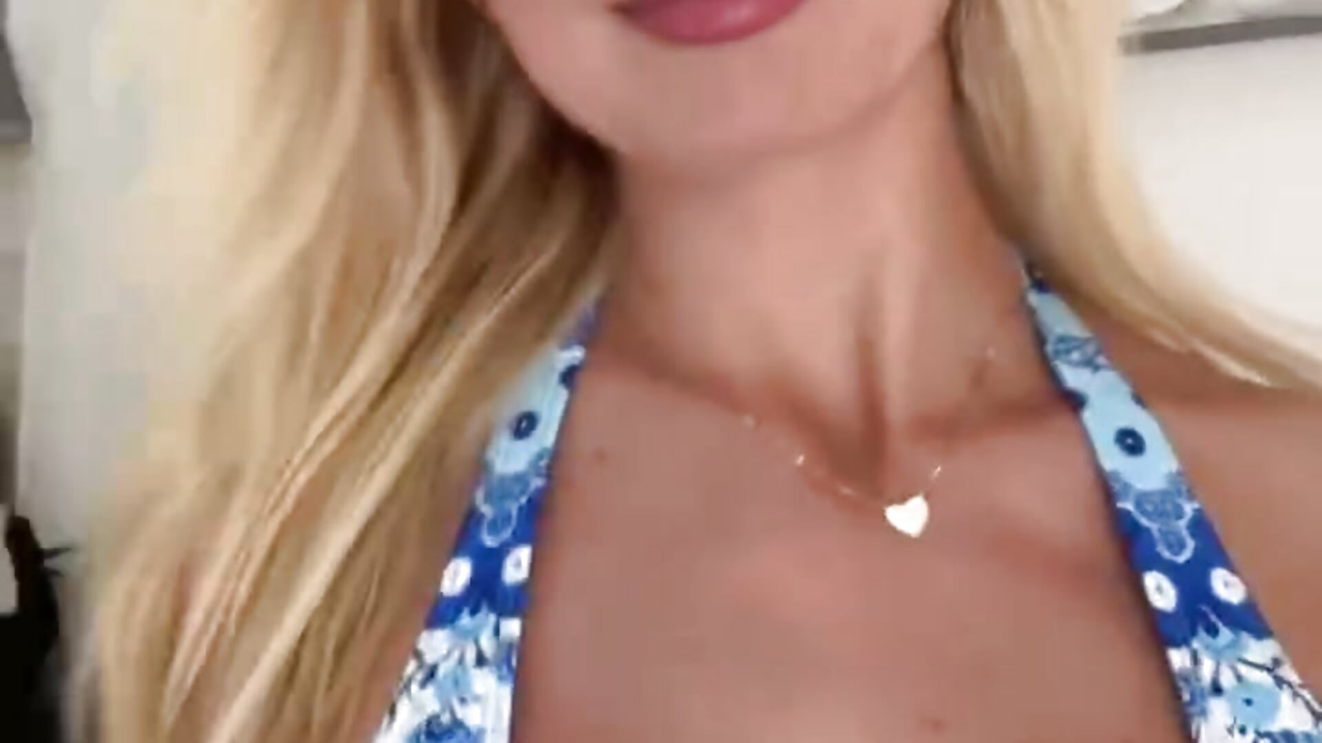 SUMMER VIBE - CorneliaSweet-এর ভিডিও