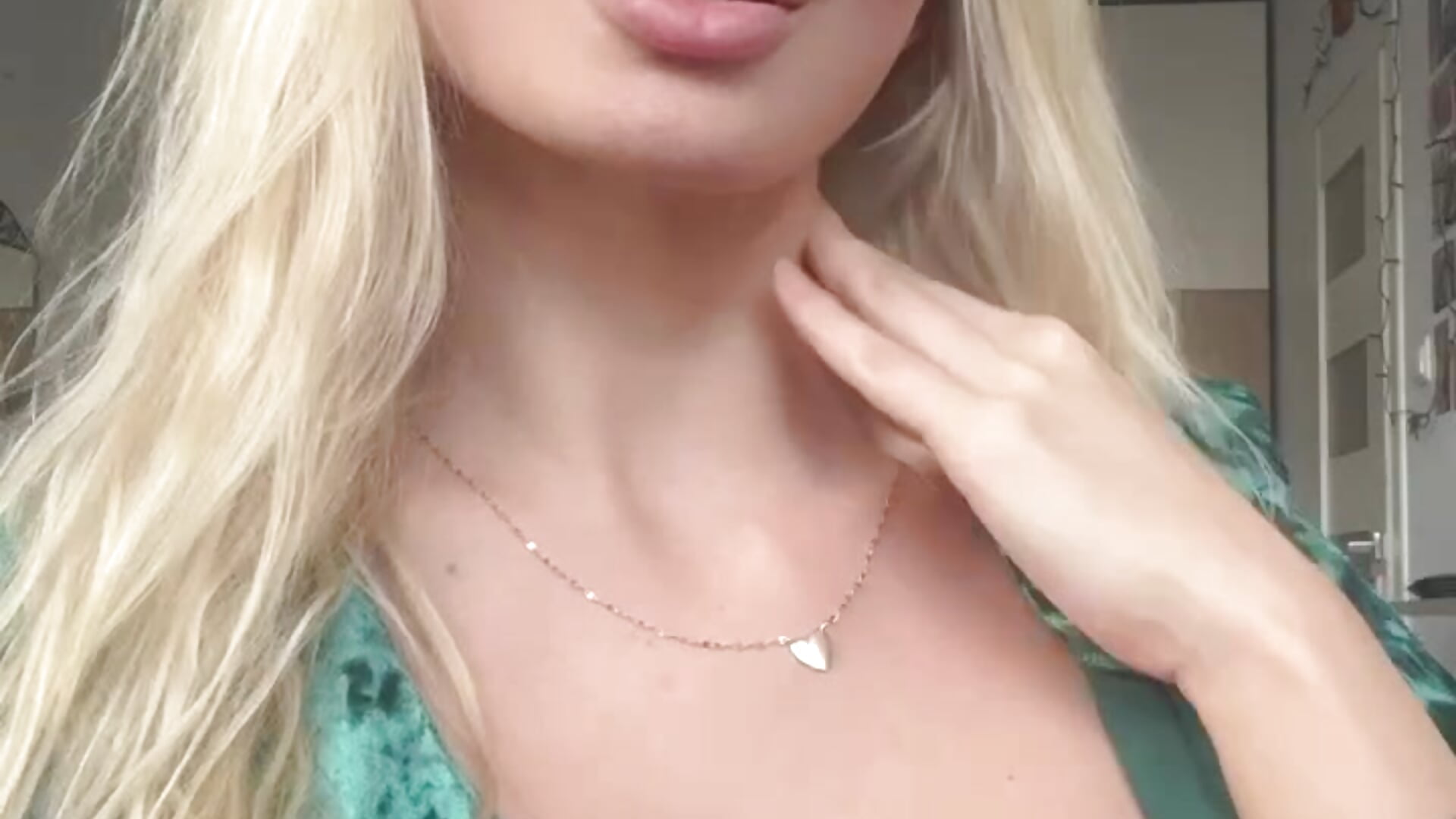 BOOBIES TIME - CorneliaSweet-এর ভিডিও