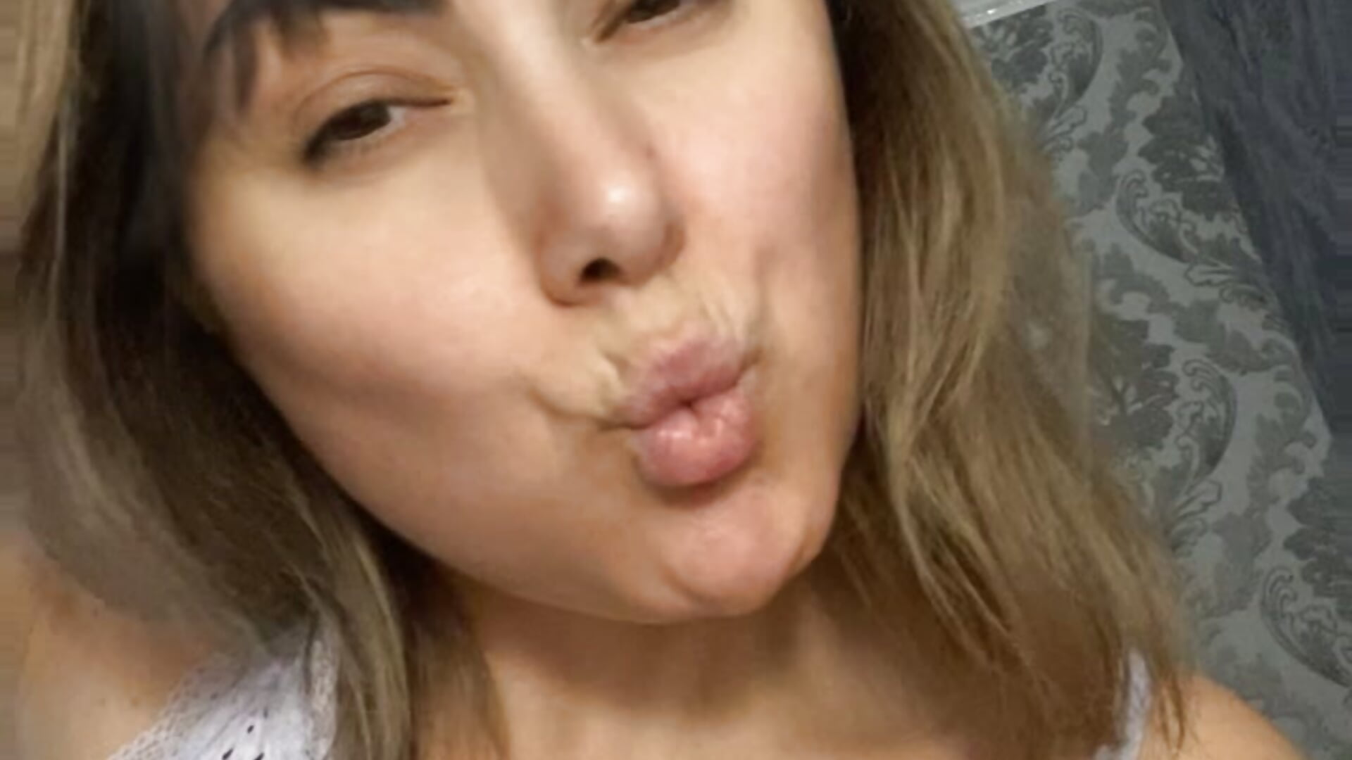 9EA5EB6B-7122-49C4-9EB5-5475CCA66C9B - video by Emma_roqueen cam model