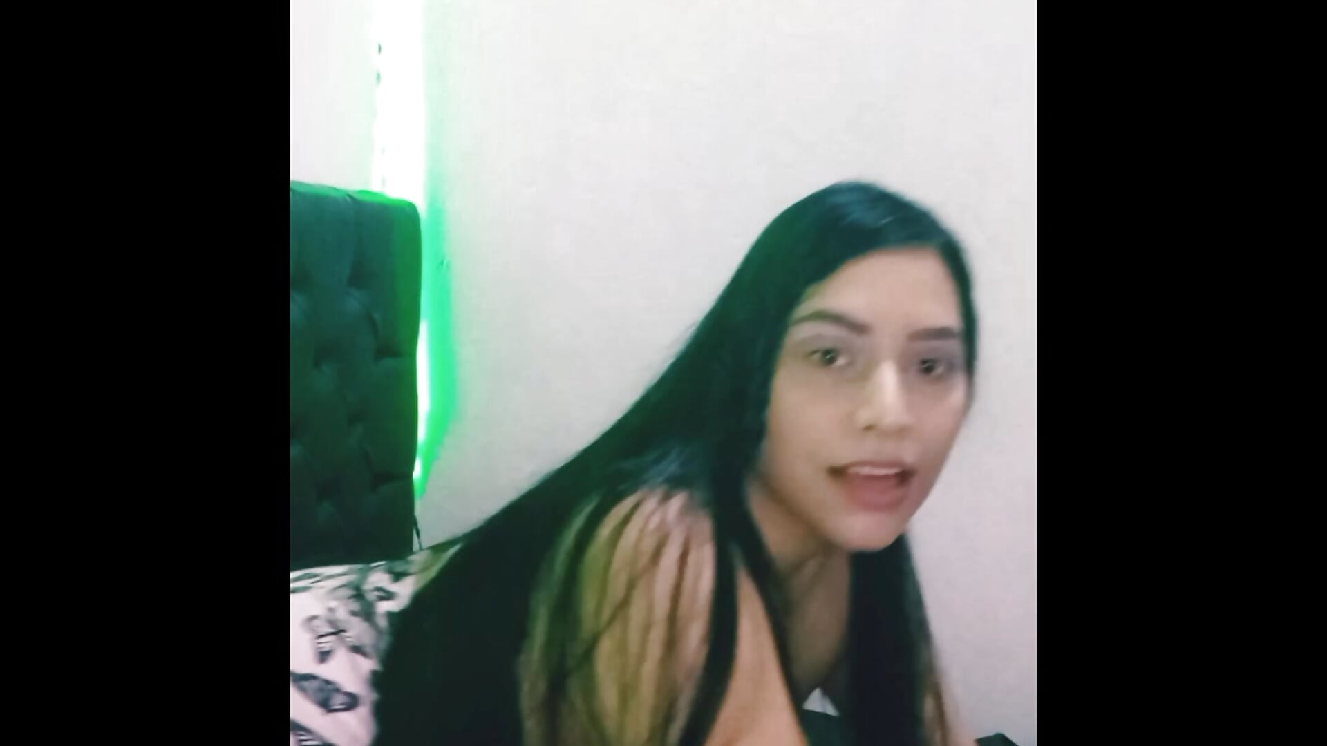 YouCut_20221008_222911797 - clip cu Barbiabboud model videochat