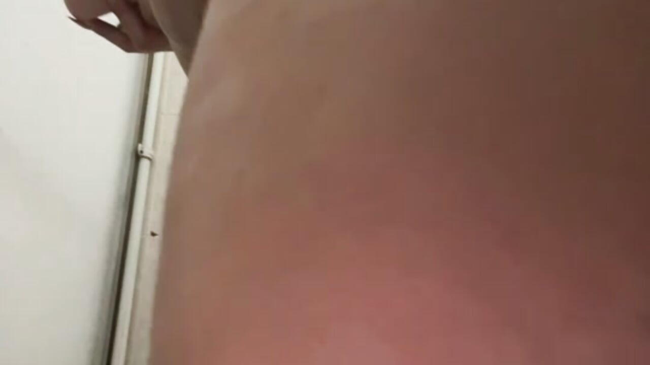 fuck pussy, squirt in the shower – video od webkamerové modelky Lia_sexx