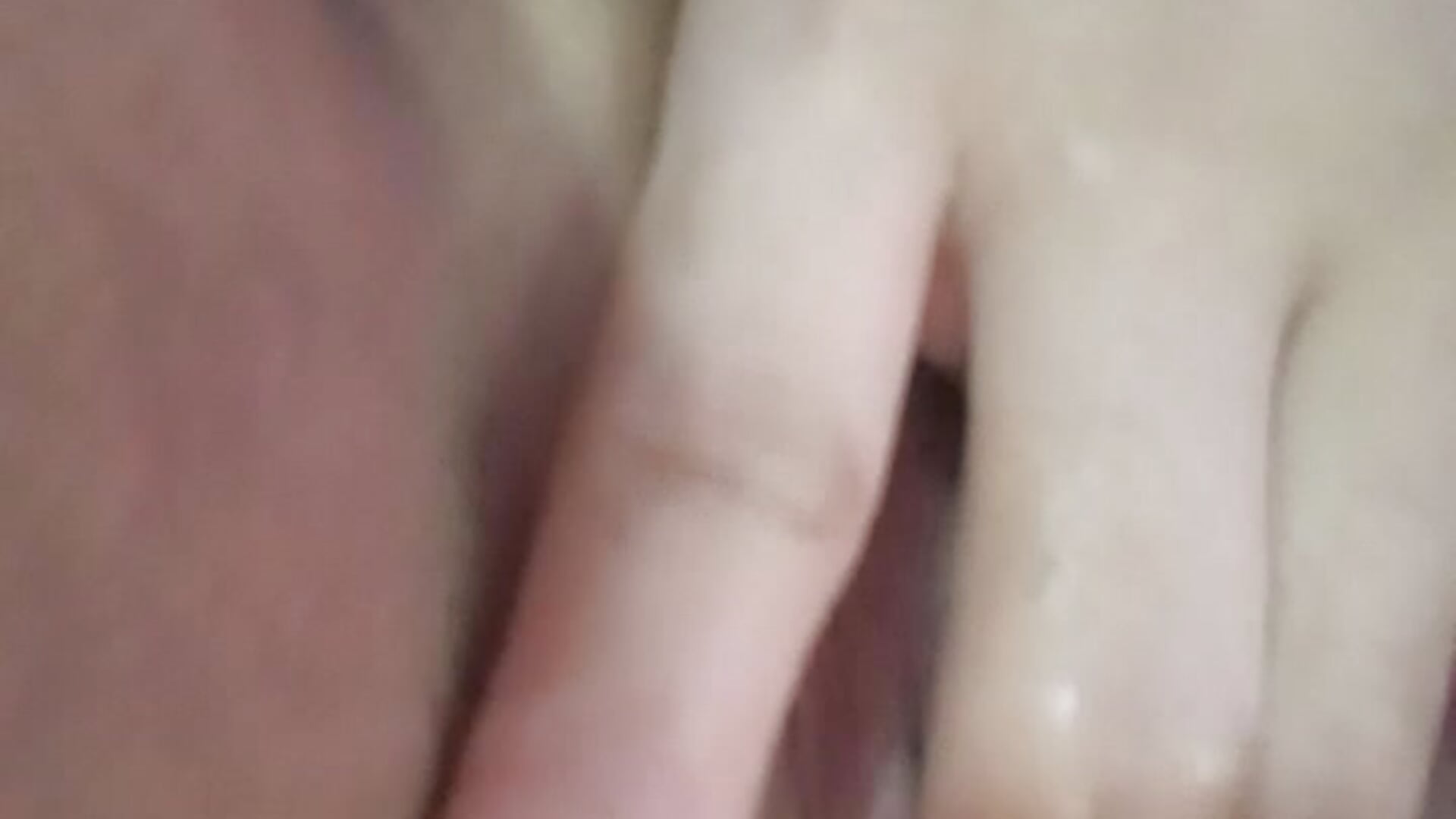 Finger pussy - video di LoveHennesyxoxo modella di cam