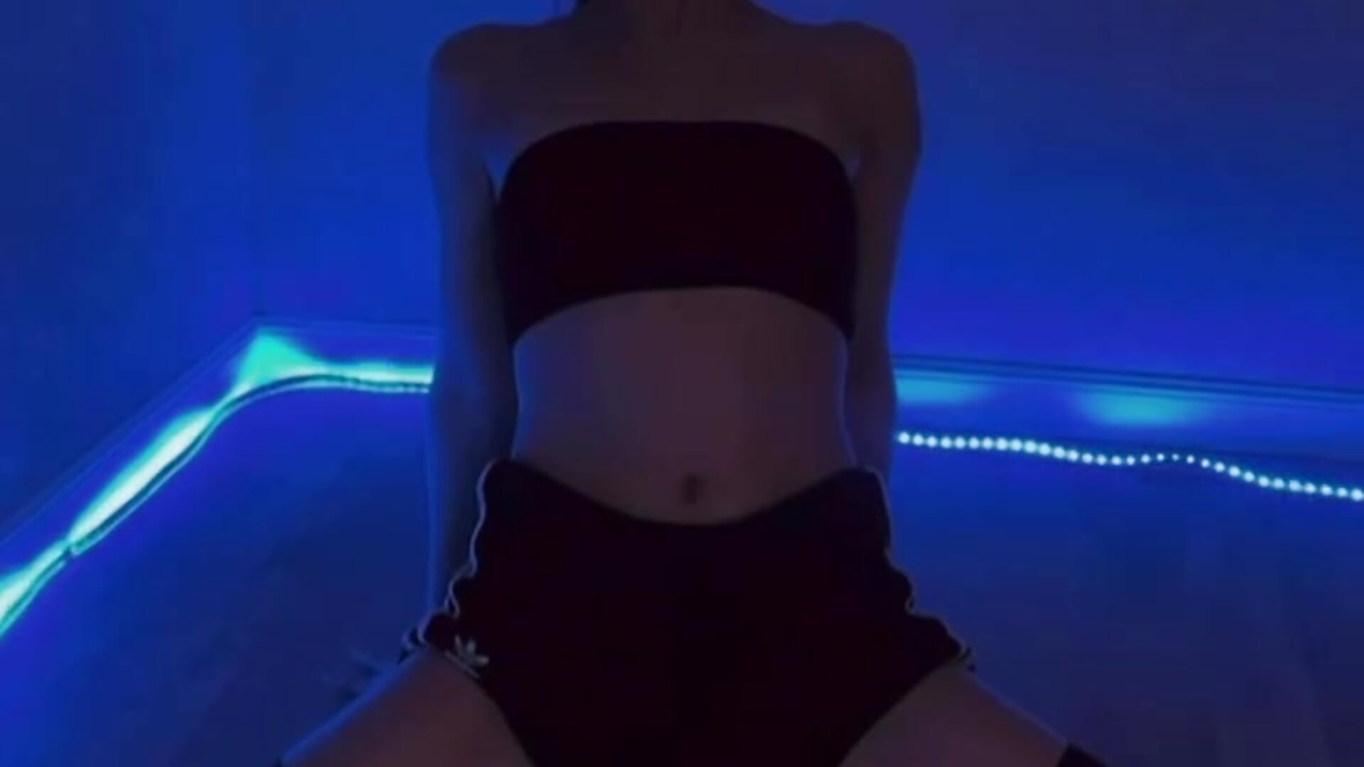 Sensual Strip Dance - video by mary_shiota cam model