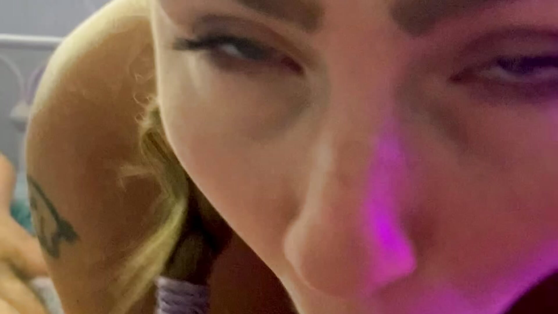 More dick sucking - baebaeblueXXX 캠 모델의 동영상