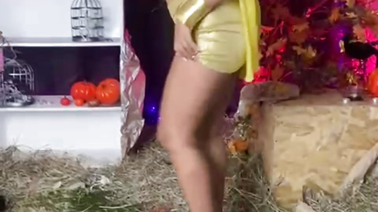 halloween - vídeo de Bella-Hadid