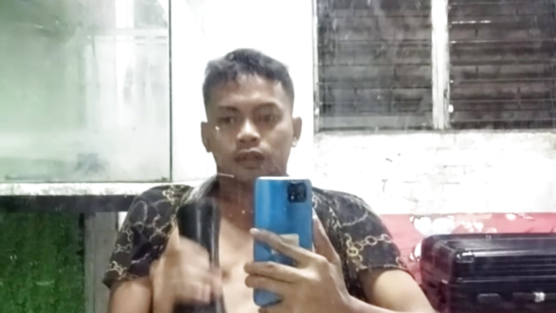 whatch my full of blast while jerking  in the  mirror - video by Hotmilkcum69 cam model