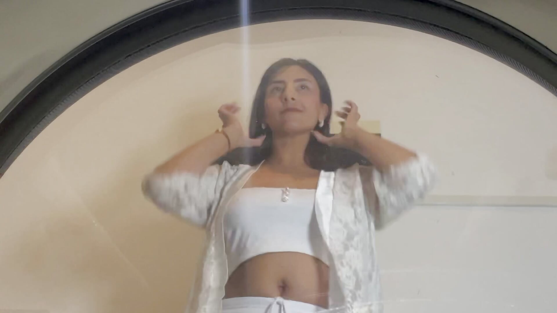 Can I wash my clothes in your apartment? - video by isa_kiss cam model