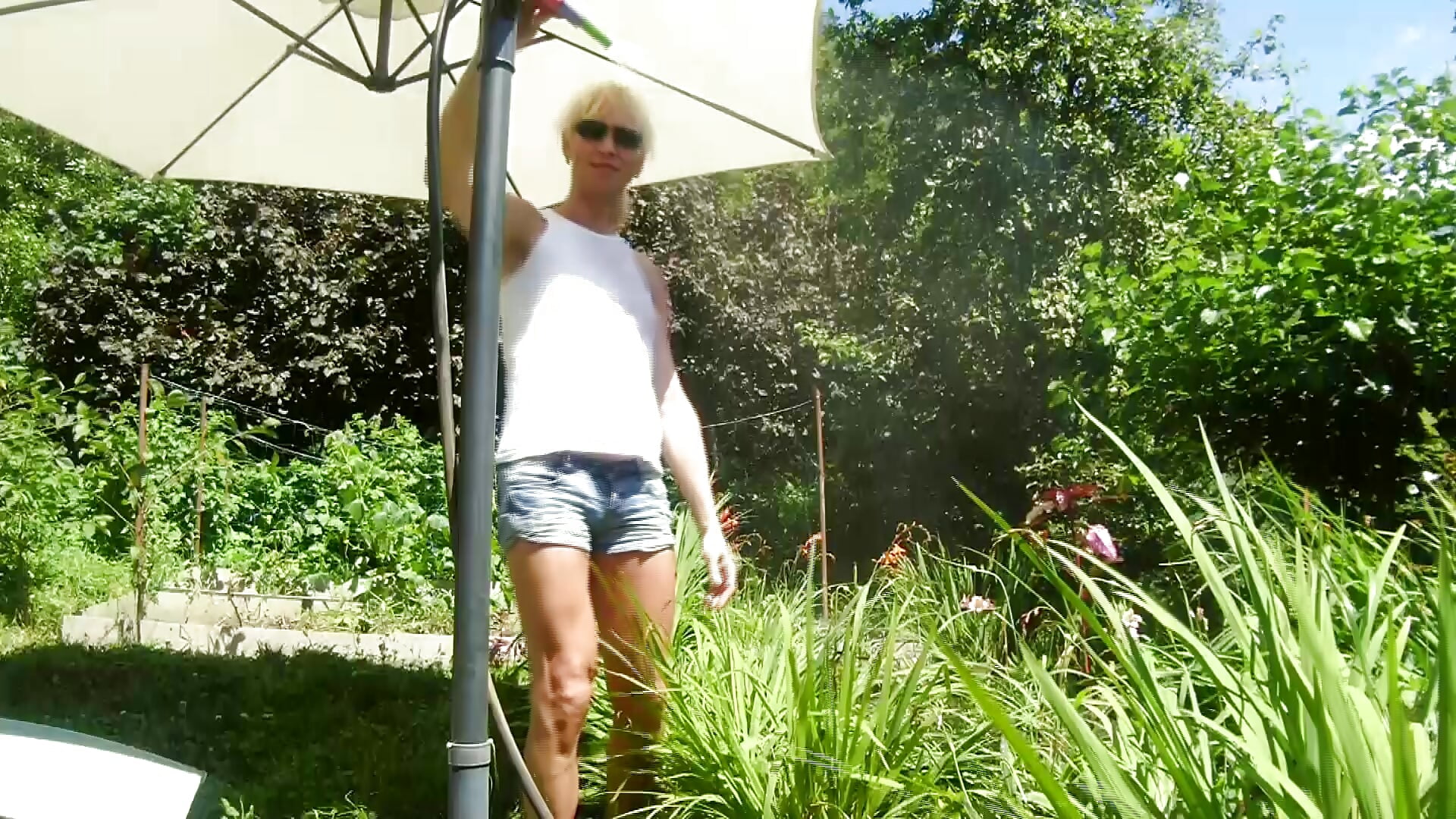 Wetting myself with garden sprinkler... - video by Alexa_Cosmic cam model