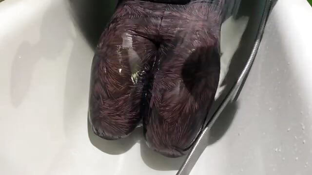 Wet leggings & polo in bathroom. Driving up! ) - video by Alexa_Cosmic cam model