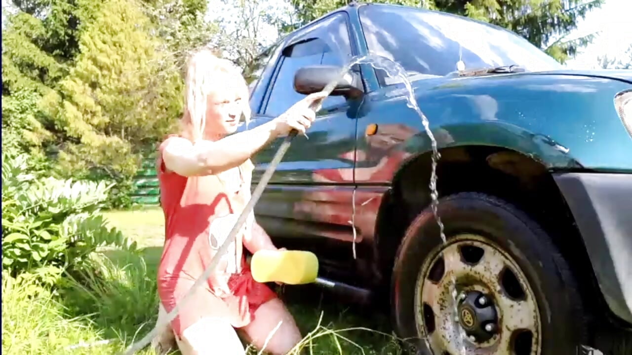 Car washing... - video by Alexa_Cosmic cam model