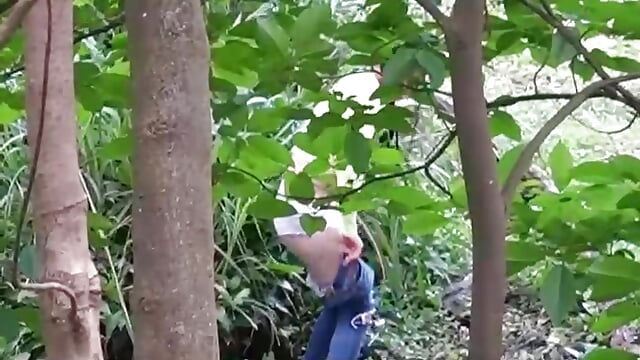 The woods are the best place to take a leak after a photo shoot - відео від вебкаммоделі Amitlu_